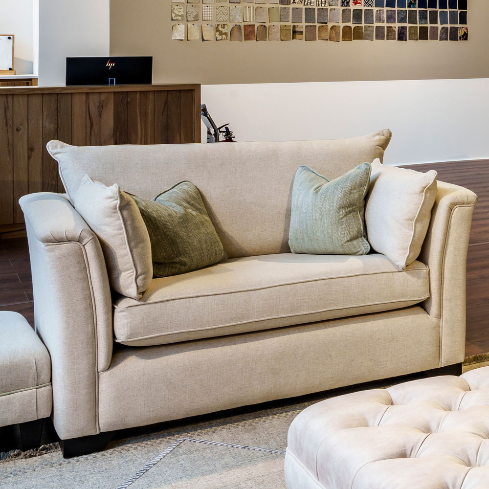 Monroe Love Seat in Antwerp Cream