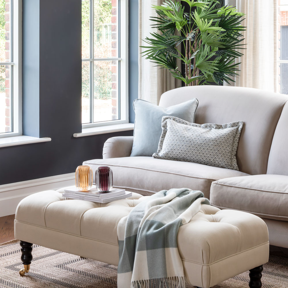 Ottolong Deep Button Footstool