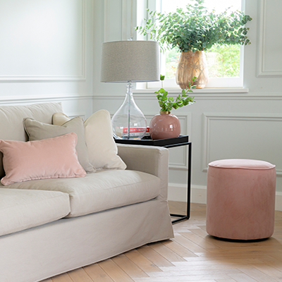 Hannah Available Now Medium Slider