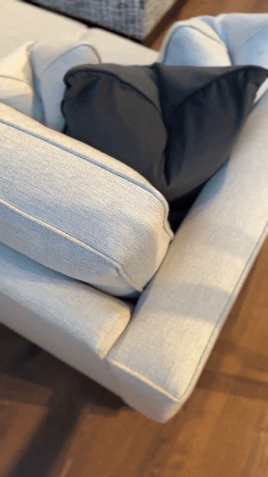 e8bb57f8-15ba-b02c-d089-70e474ee056c