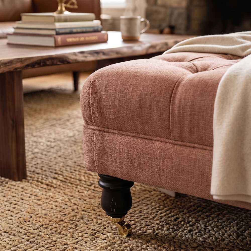 Ottogrand Deep Button Footstool