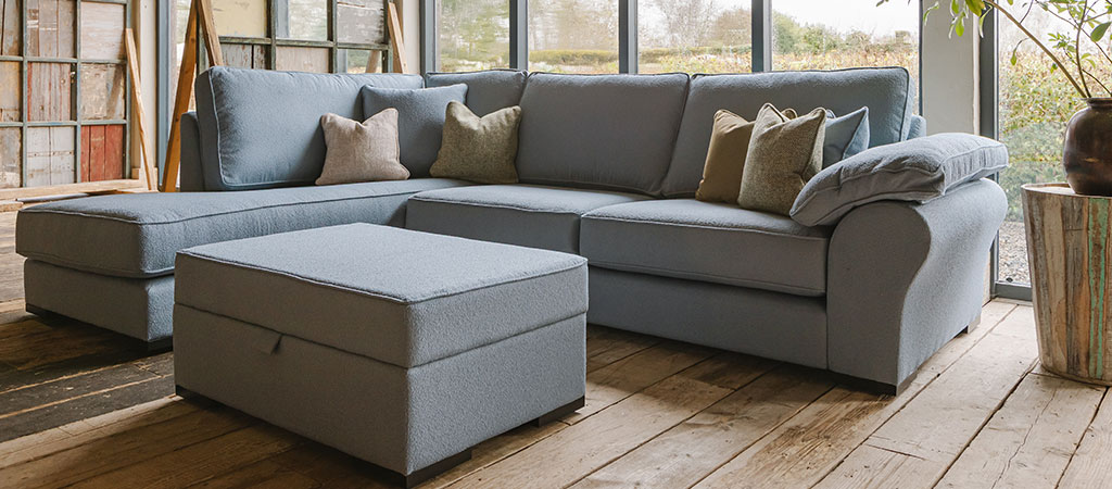 Atlas-Chaise-medium-Header